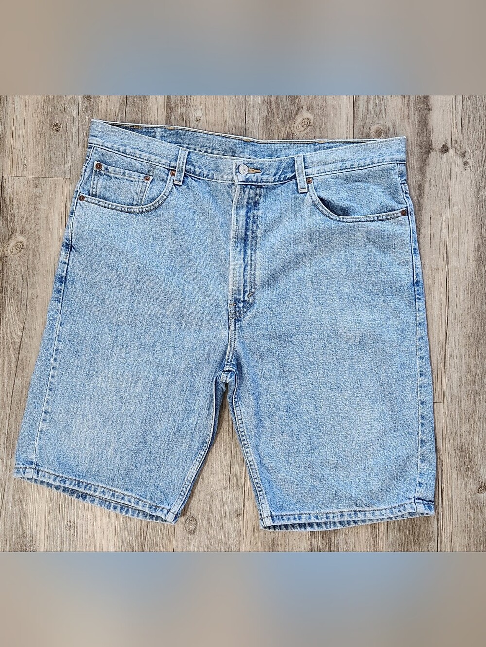 Vintage Levis 505 denim Shorts Men 40 Regular Fit Blue light Wash Jorts Y2K Dad.